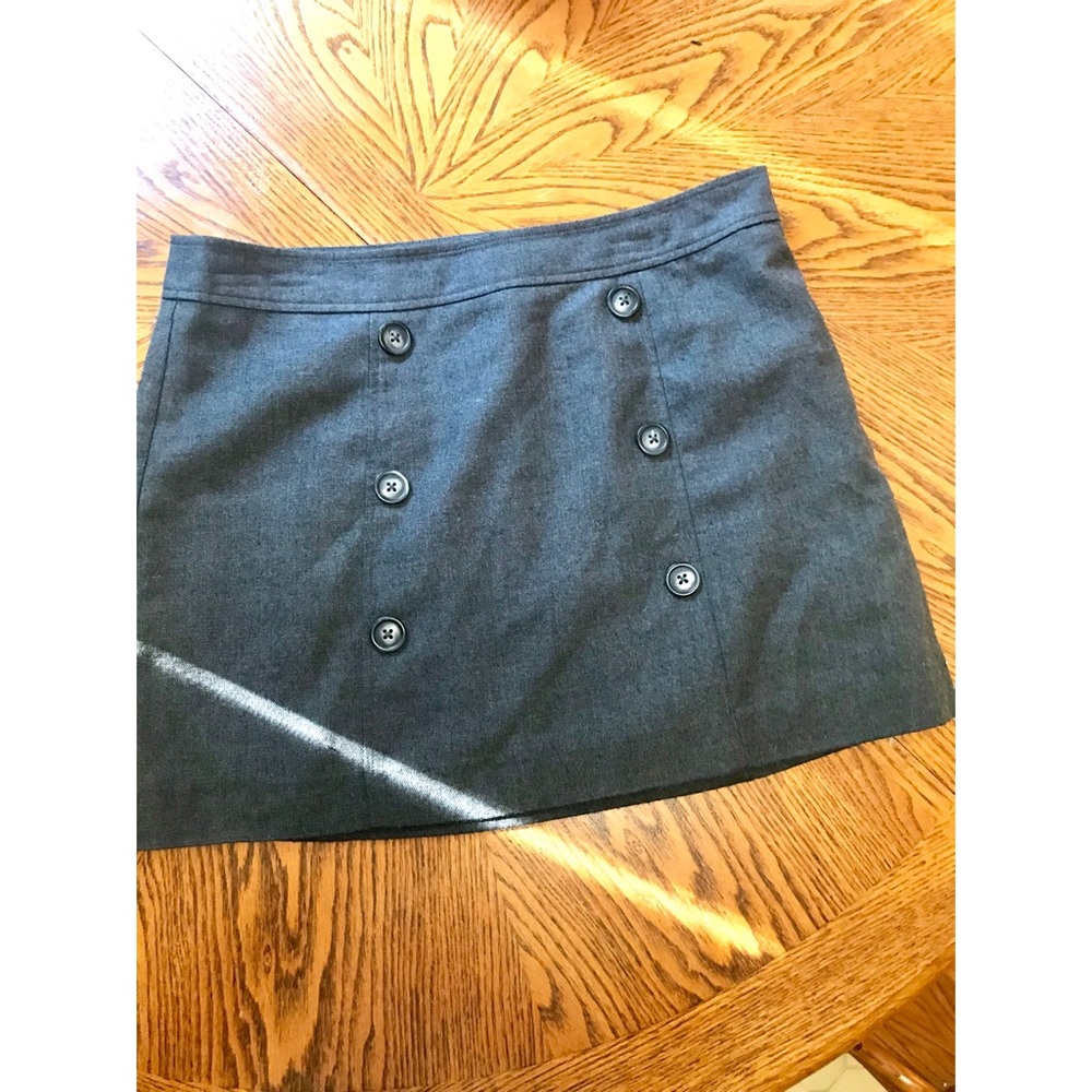 Gap charcoal gray lined mini-skirt